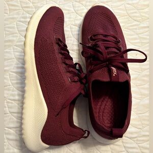 AETREX Carly Arch Support Sneaker, Burgundy